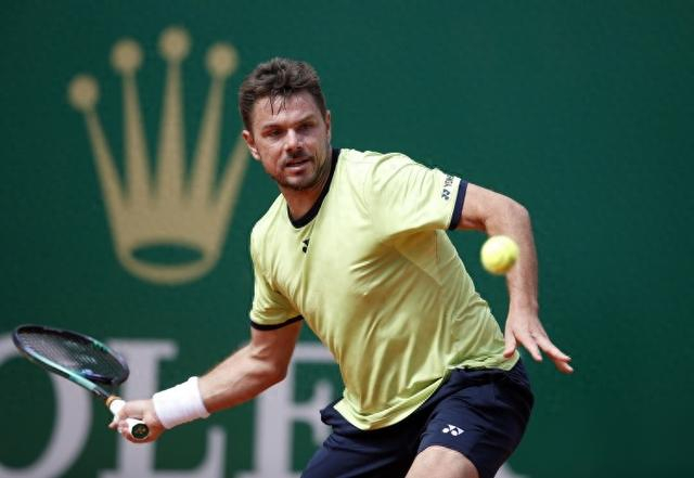 活动脊柱和 活动脊柱和