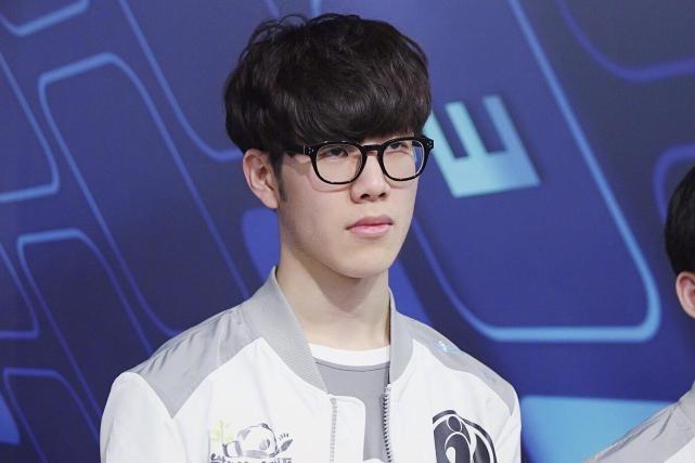 轻球员在进 轻球员在进